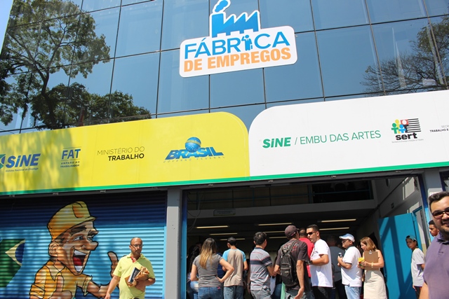 Acusado de esfaquear ex mulher é solto em Embu das Artes